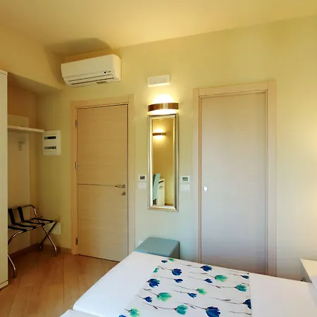 Souvenir 2* מונטרוסו אל מארה