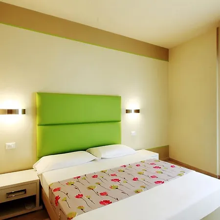 מלון Souvenir 2*