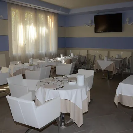 Souvenir Hotel 2*