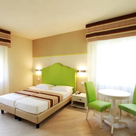 Souvenir Hotel 2*