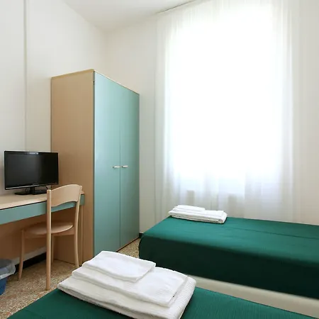 Souvenir Hotel 2*