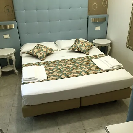 Souvenir Hotel 2*
