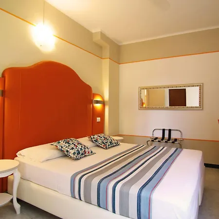 Souvenir Hotel 2*